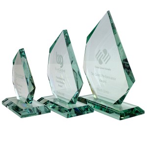 15cm Jade Glass Facetted Ice Peak Award